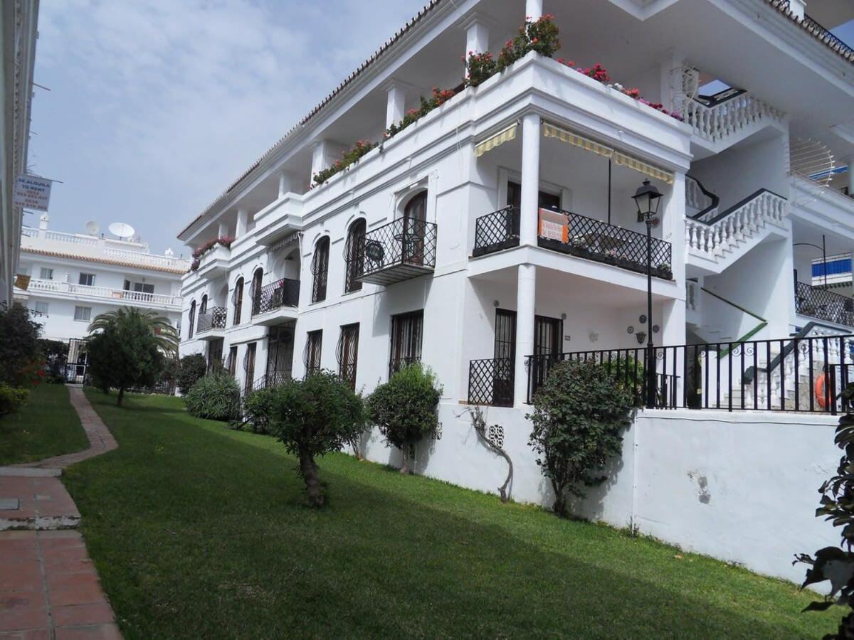 Apts Burriana Nerja Exterior photo